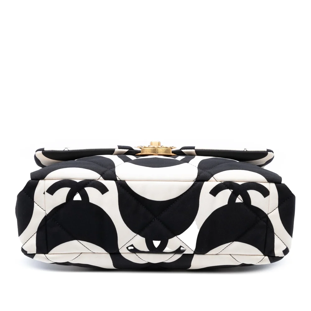 Chanel large 19